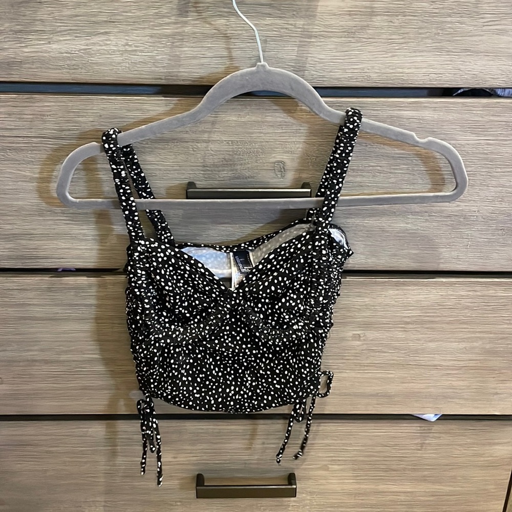 Cute forever 21 crop tank. Corset like- underwire size small.